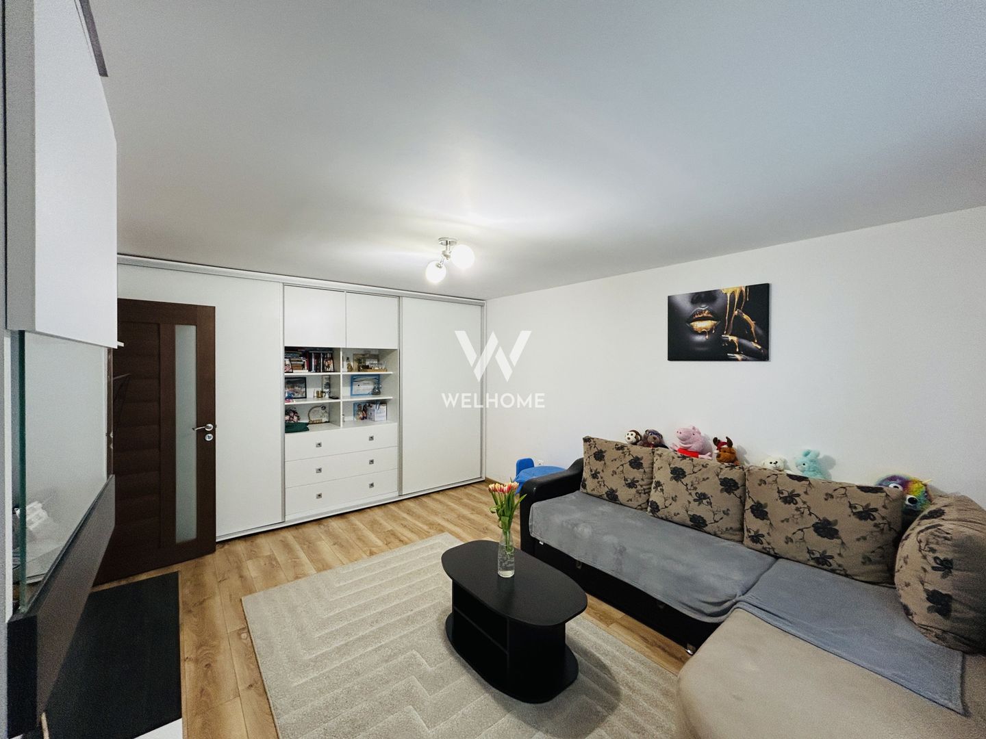 Apartament decomandat, cu 2 camere si 2 balcoane frantuzesti, etaj 2/3