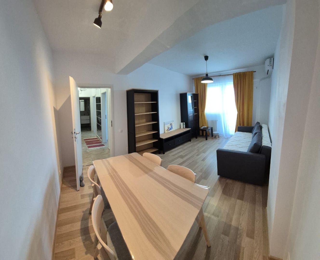 Inchiriez apartament