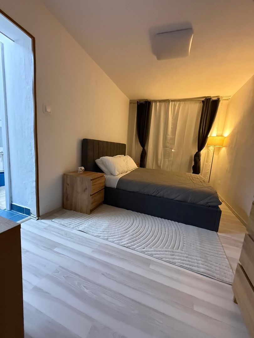 BRASADAS vinde garsonieră in Micro 14 Neajlov etaj 1/4 confort 1.