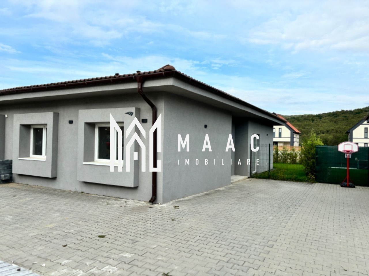 Casă duplex I 3 camere I 76 Mp I Curte I 20 min de Sibiu