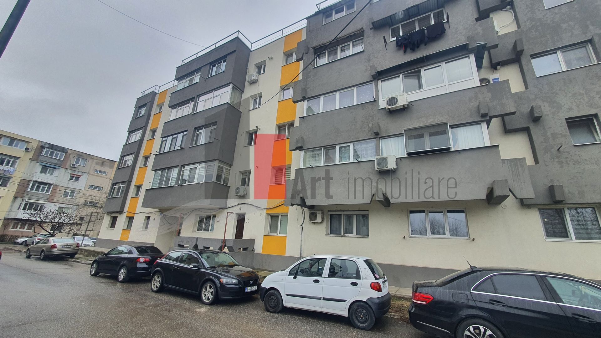 Super Ocazie - Ap 4 cam Giurgiu decomandat, parter