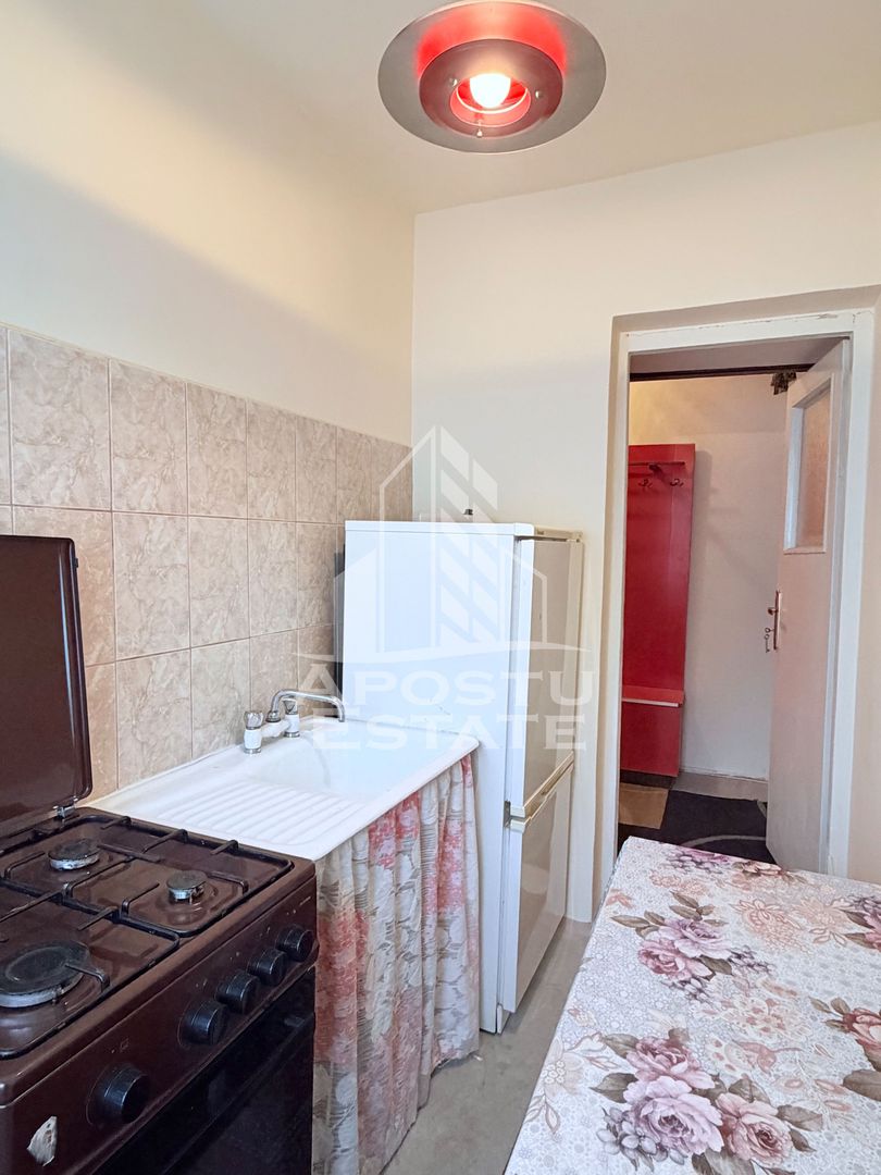 Apartament de vanzare cu doua camere parter Piata Doin Calea Sagului