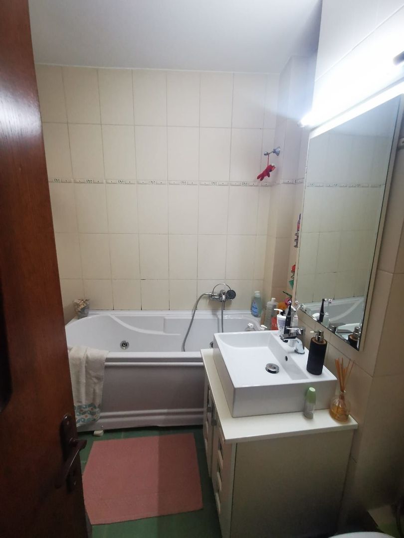 De vanzare apartament cu 3 camere, 91 mp - T-uri, str. Tecuci