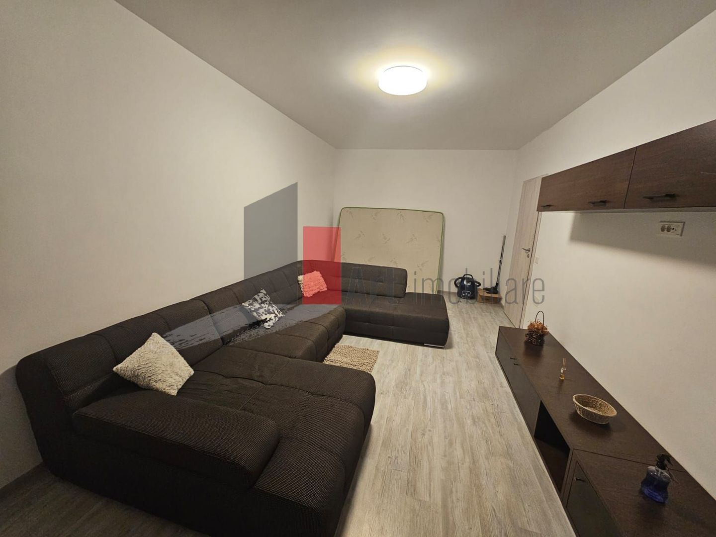 Apartament cu doua camere-Aparatorii Patriei-Metalurgiei-centrala+loc parcare
