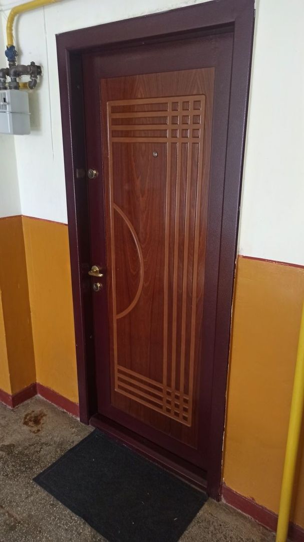BRASADAS vinde garsoniera etaj 4/4 Micro 17 Somesului.