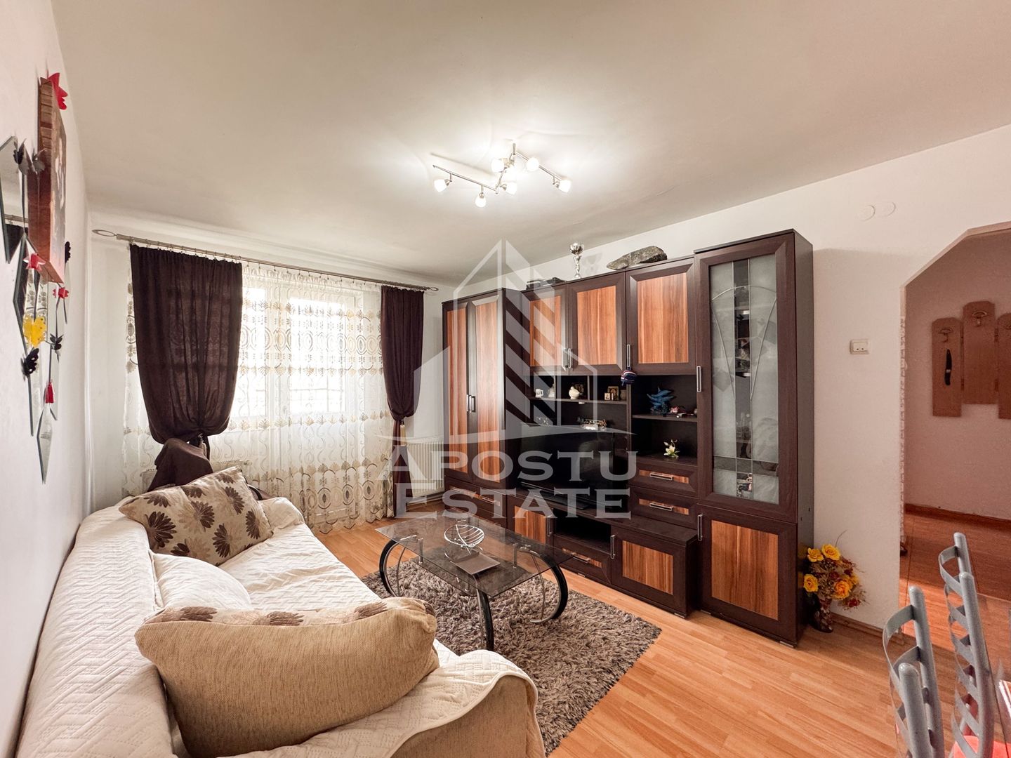 Apartament 3 camere, centrala proprie, mobilat, Micro 6, Hunedoara