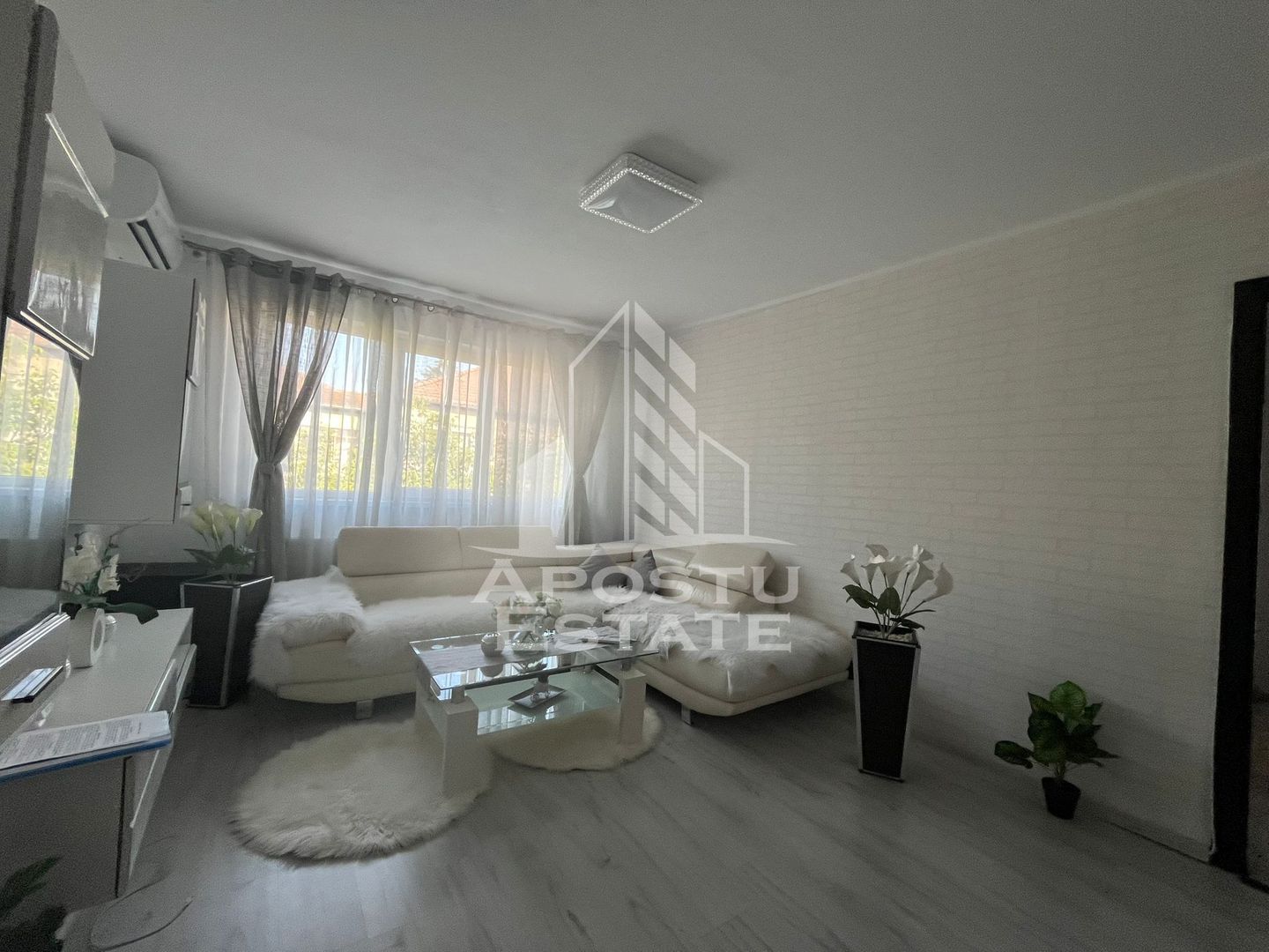 Apartament cu 3 camere, semidecomandat, renovat, Spitalul Judetean