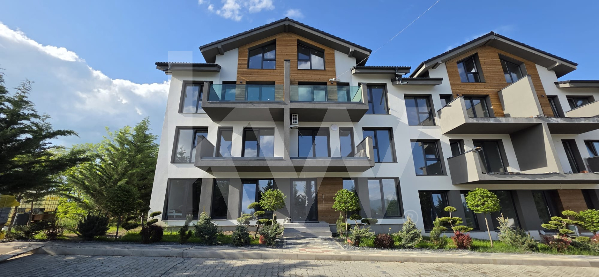 Apartament 3 camere, două băi, terasa 7 mp.-Natura la tine acasă! Cristian-SiBiU
