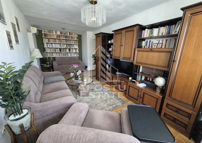Apartament cu 3 camere de vanzare, decomandat, zona Sagului, Timisoara