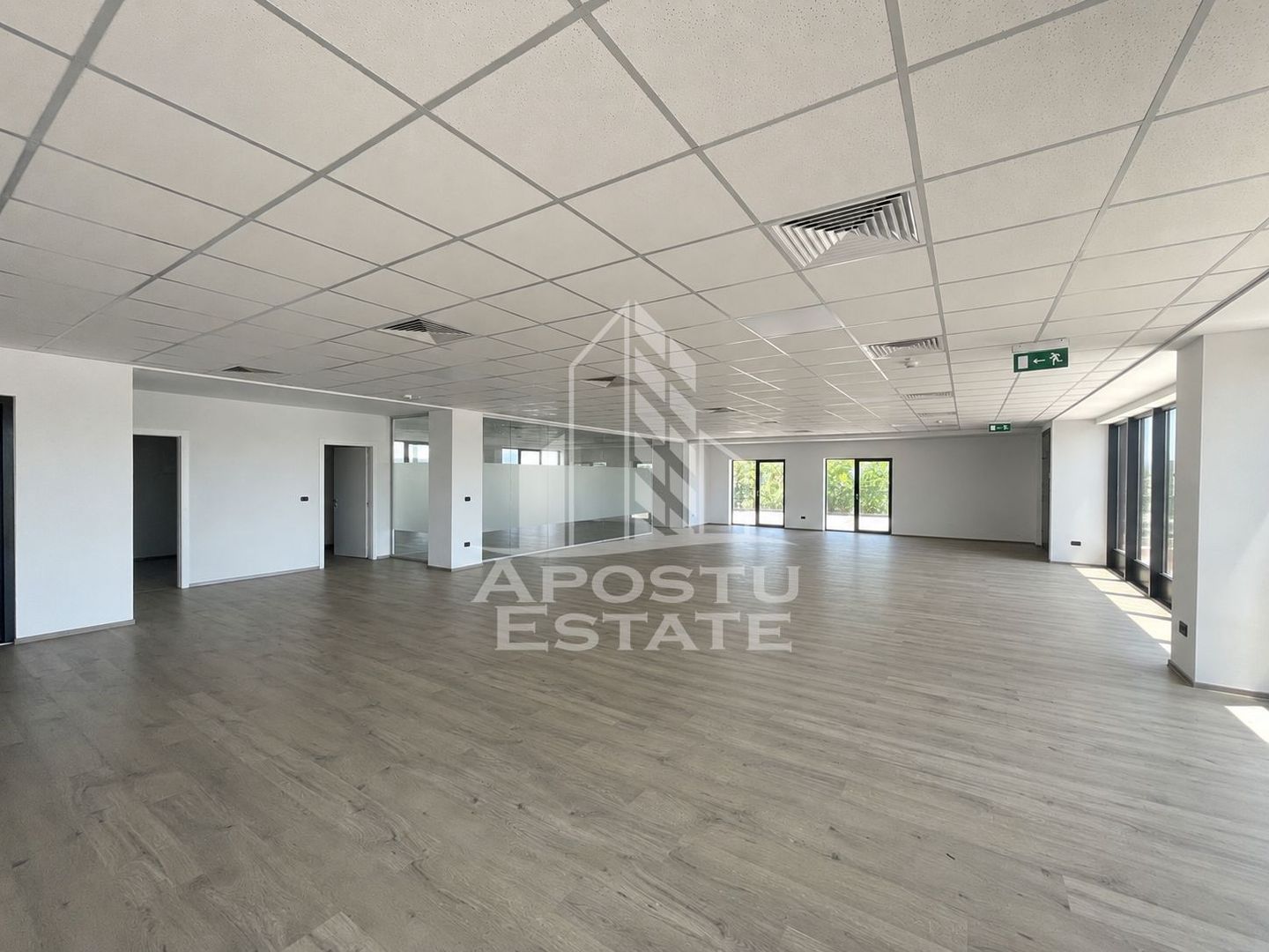 Spatiu comercial pentru birouri, 297 mp, Etajul 1, Giroc