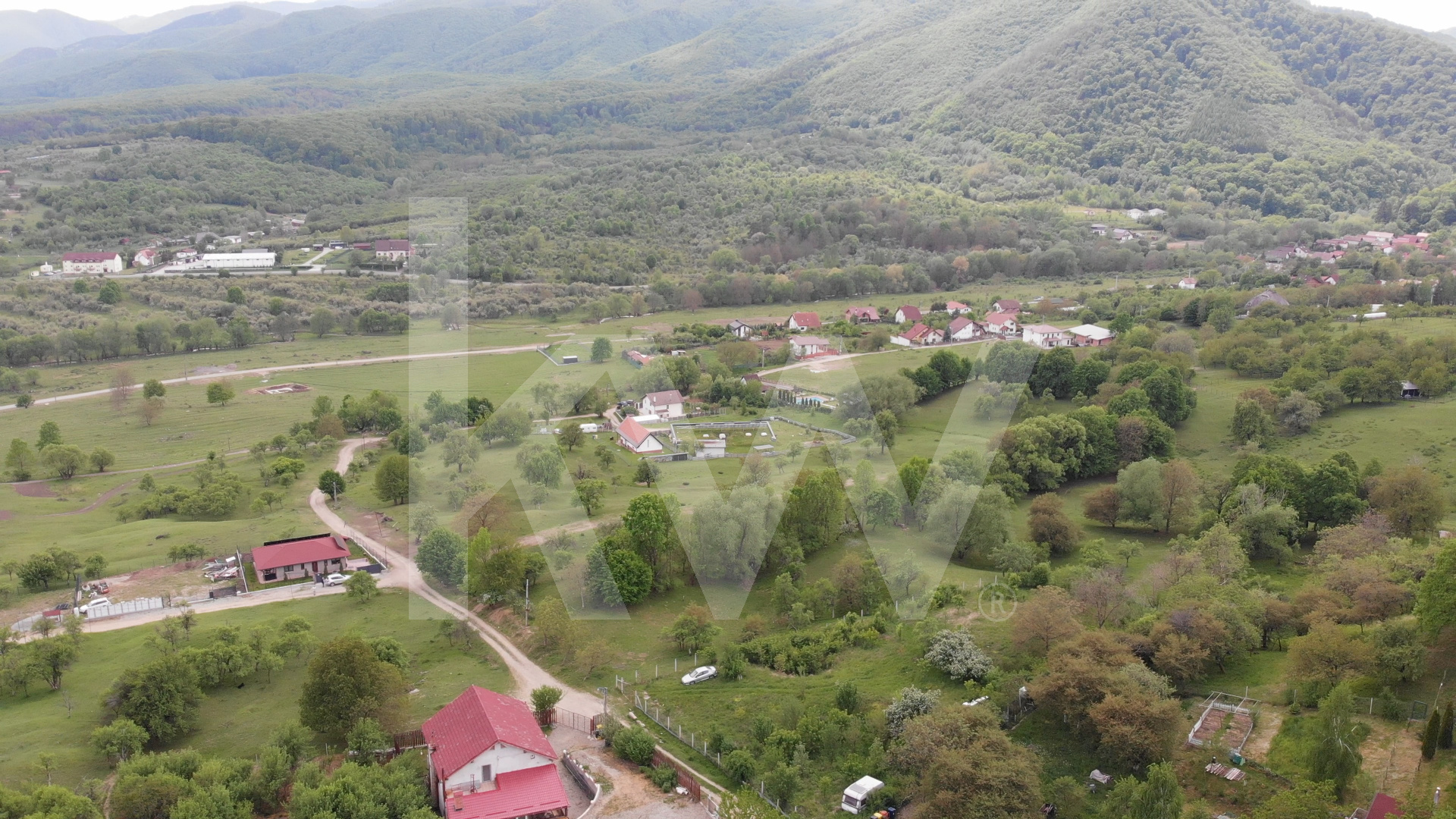 Teren intravilan în Cisnădioara – Panoramă spre Cetate și munții Fǎgǎraș