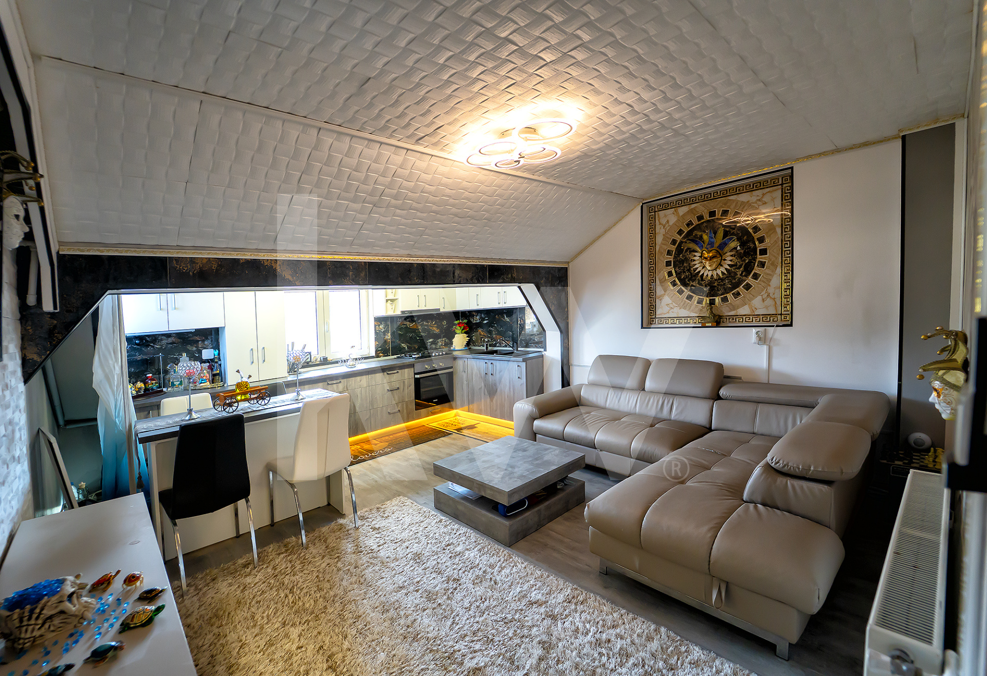 Apartament tip mansarda , decomandat , pe 2 niveluri , 92 mp utili