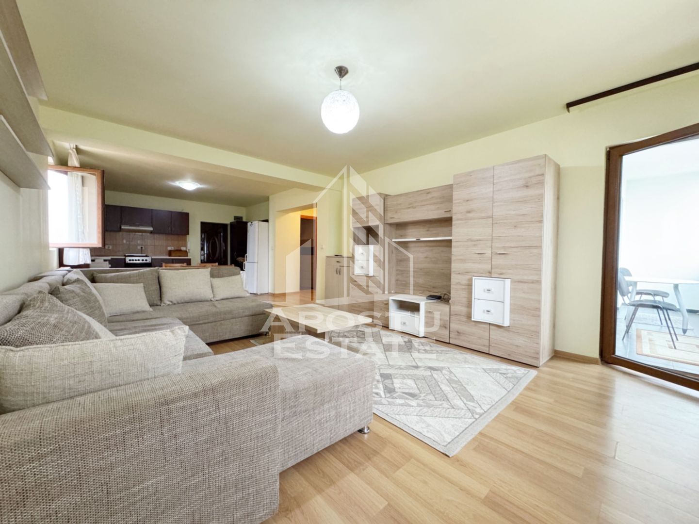 Apartament de vanzare 3 camere, 71mp utili + 7mp balcon -Giroc