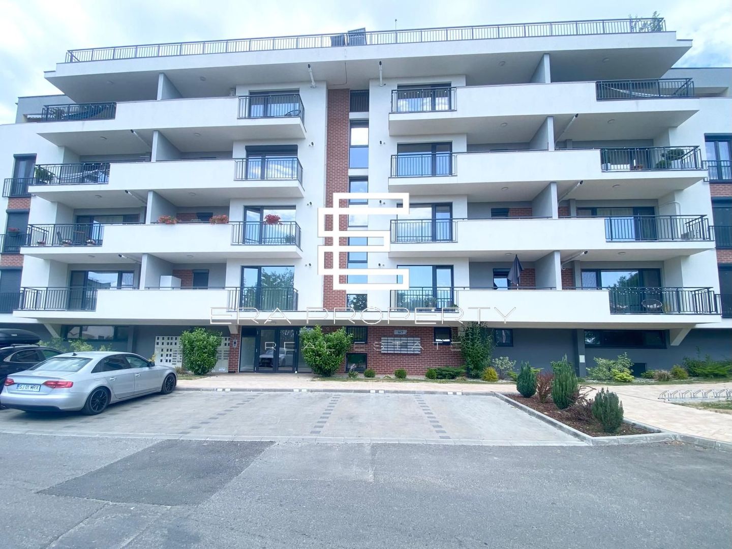 Apartament 2 camere balcon generos, finisaje moderne, zonă liniștită Sibiu