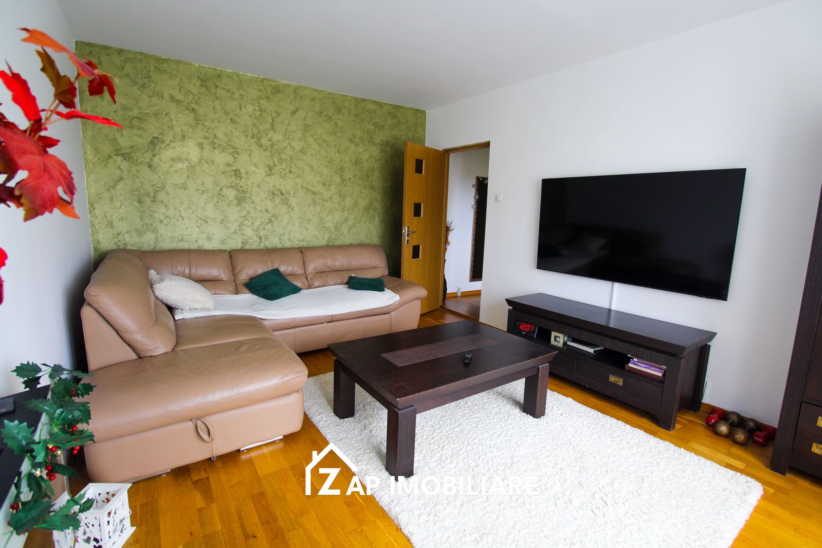 Magurei - Apt 80 mp - 3 camere - 2 bai - decomandat - modern