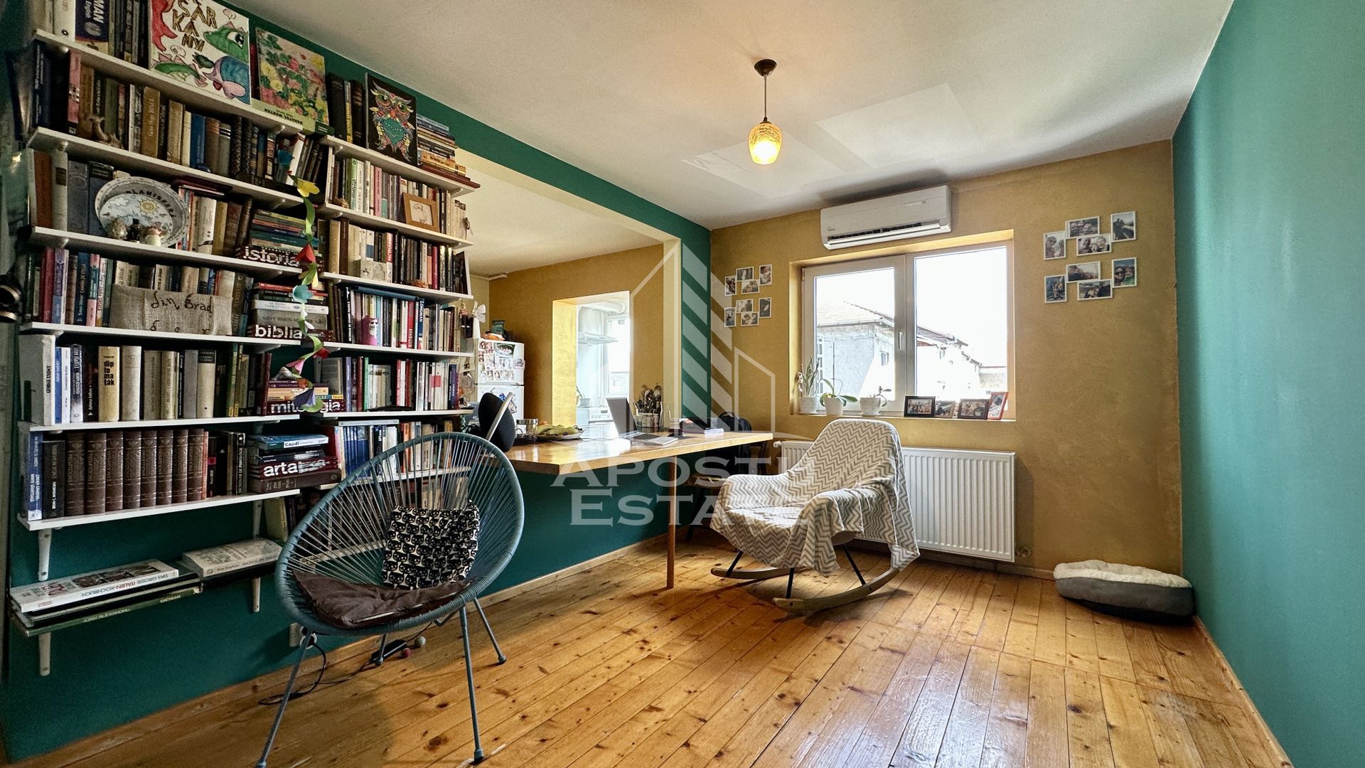 Apartament de vanzare cu 3 camere, 2 bai si o boxa, zona Torontalului