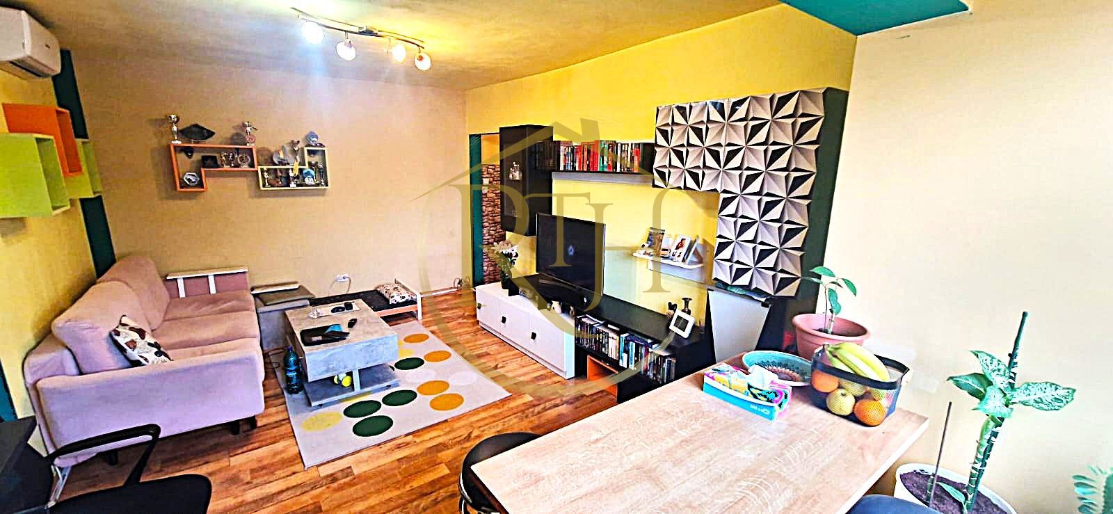 Vand apartament cu 4 camere in zona spitalul judetean,comision ,,0''
