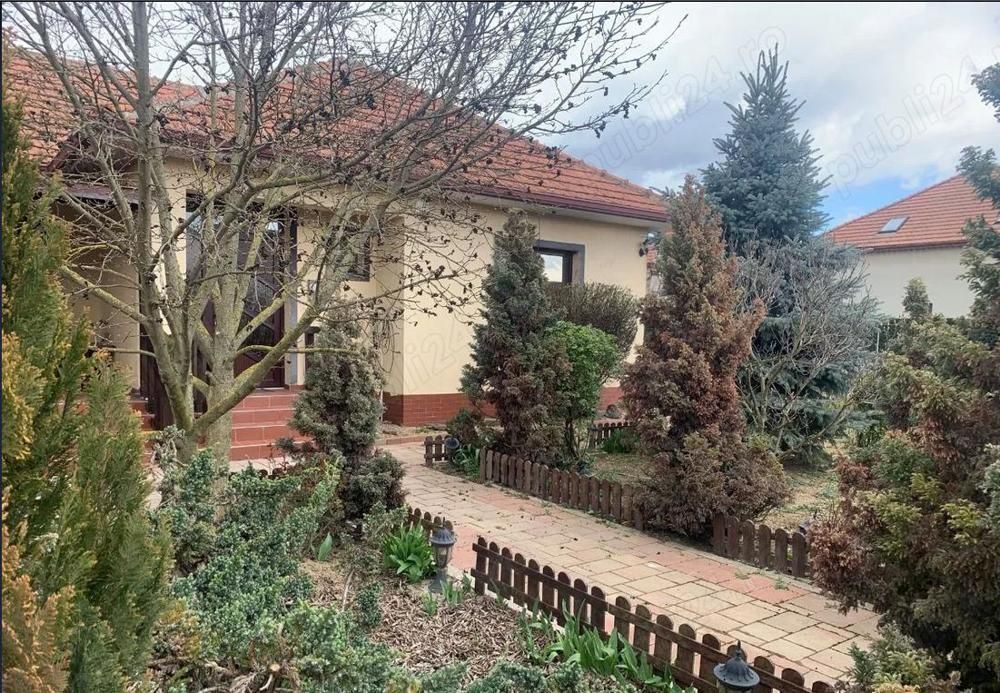BRASADAS vinde casa cu 3 cam teren 770mp in Lazuri.
