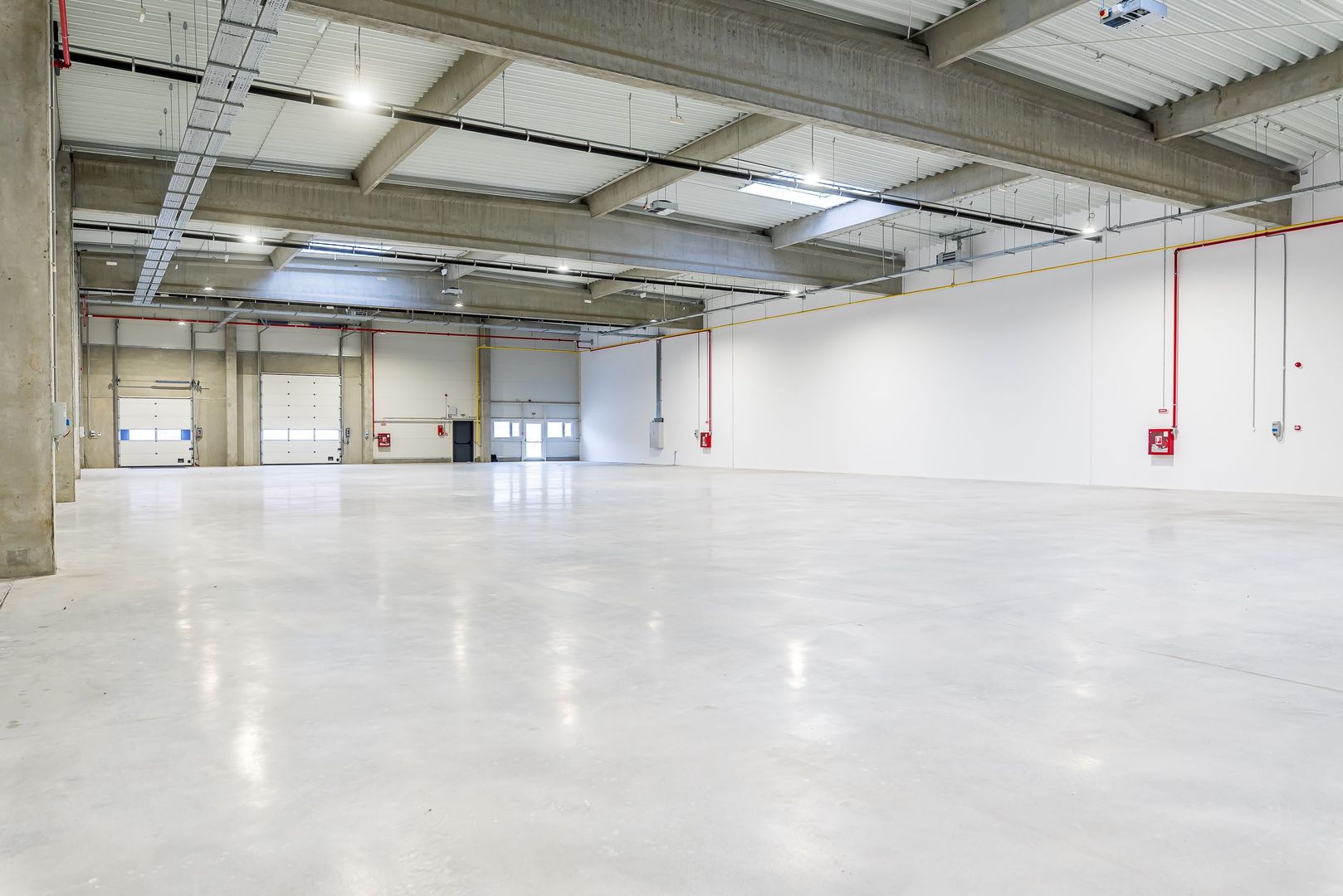 4646 mp - Hala industriala de închiriat în Parc Industrial Arad