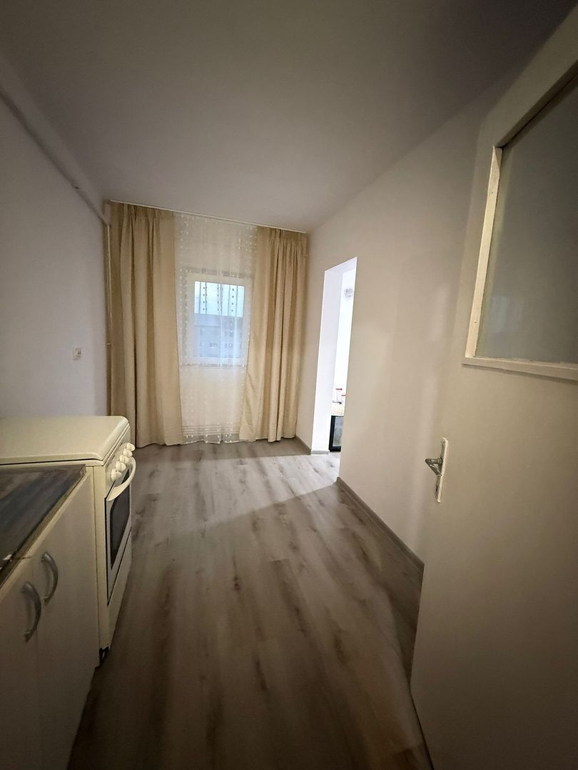 De vanzare apartament cu 2 camere, etaj 4/4, recent renovat, 29.300 euro