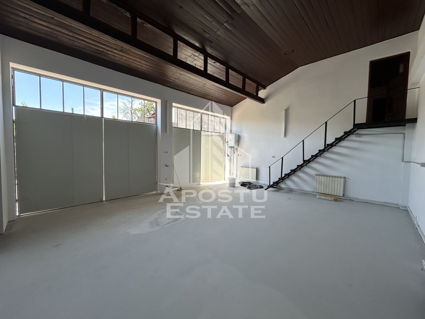 Spatiu pentru birouri si depozit 85 mp+ curte betonata, Lipovei