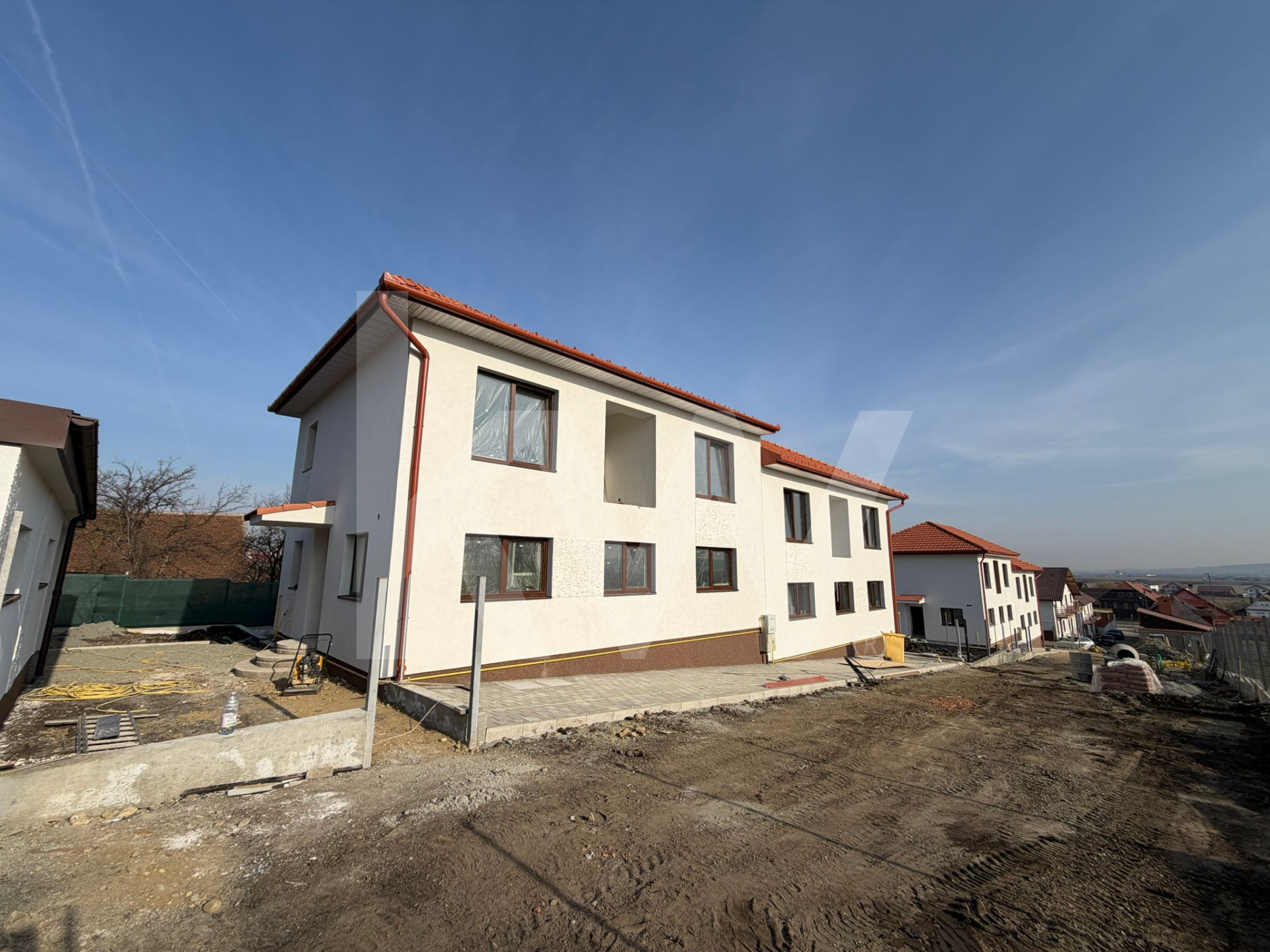 Casa 4 camere de vanzare 117 mpu teren liber 230mp Sibiu in Sura Mica