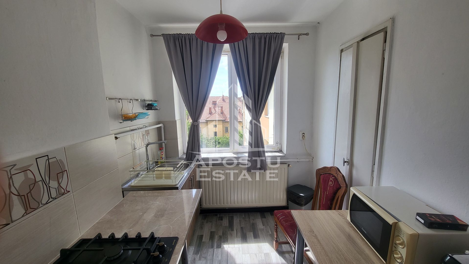 Apartament cu 2 camere,zona Centrala