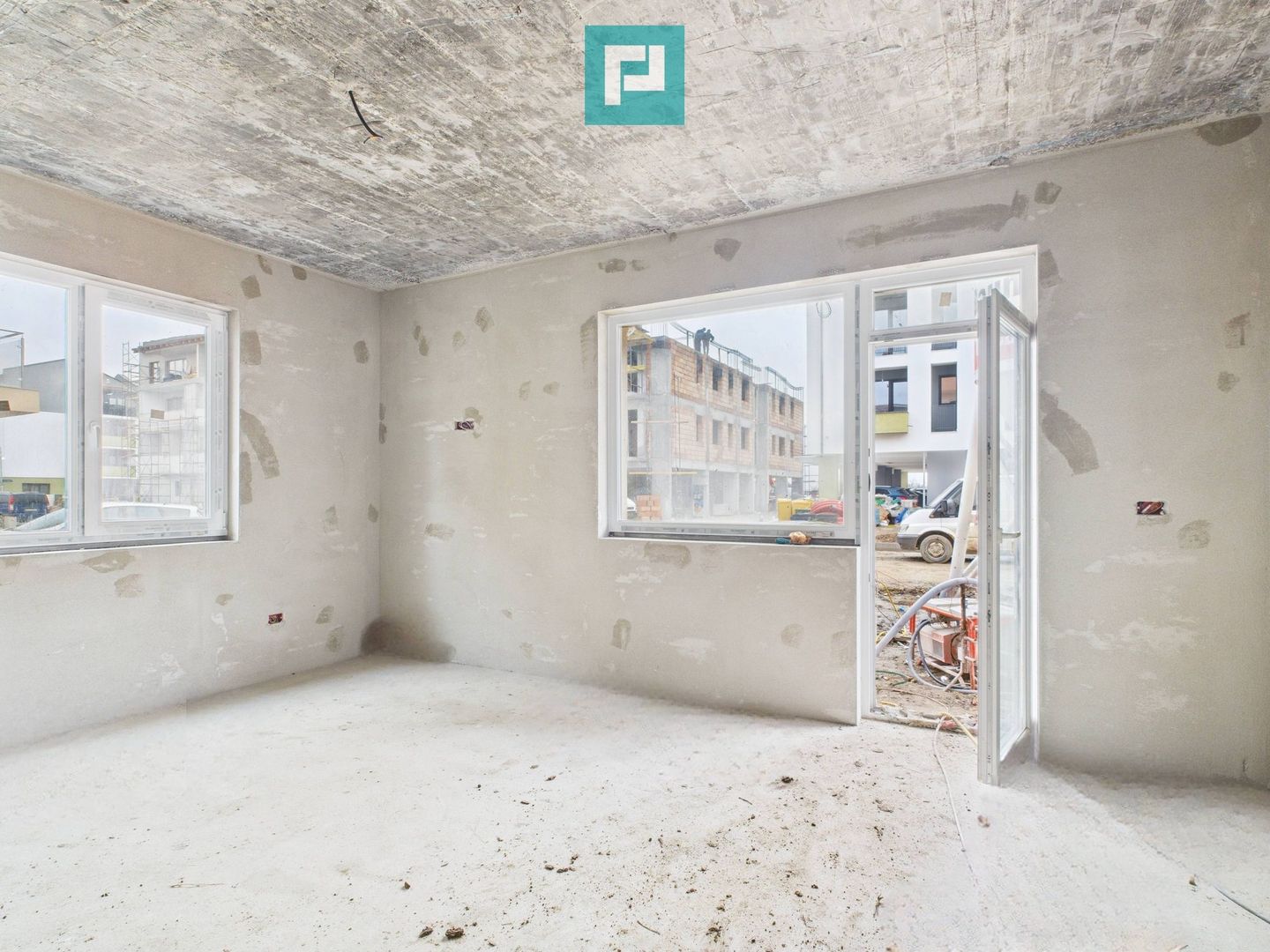 Apartament 3 camere cu curte proprie în Giroc