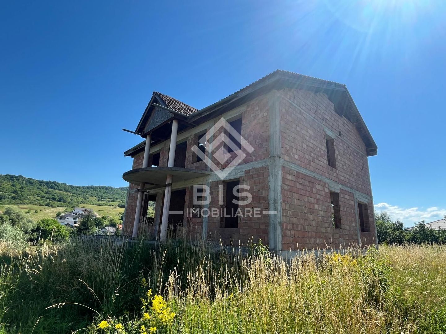 Casă la Roșu 265 mp util | Zona Valea Jelnii | Teren 900 mp