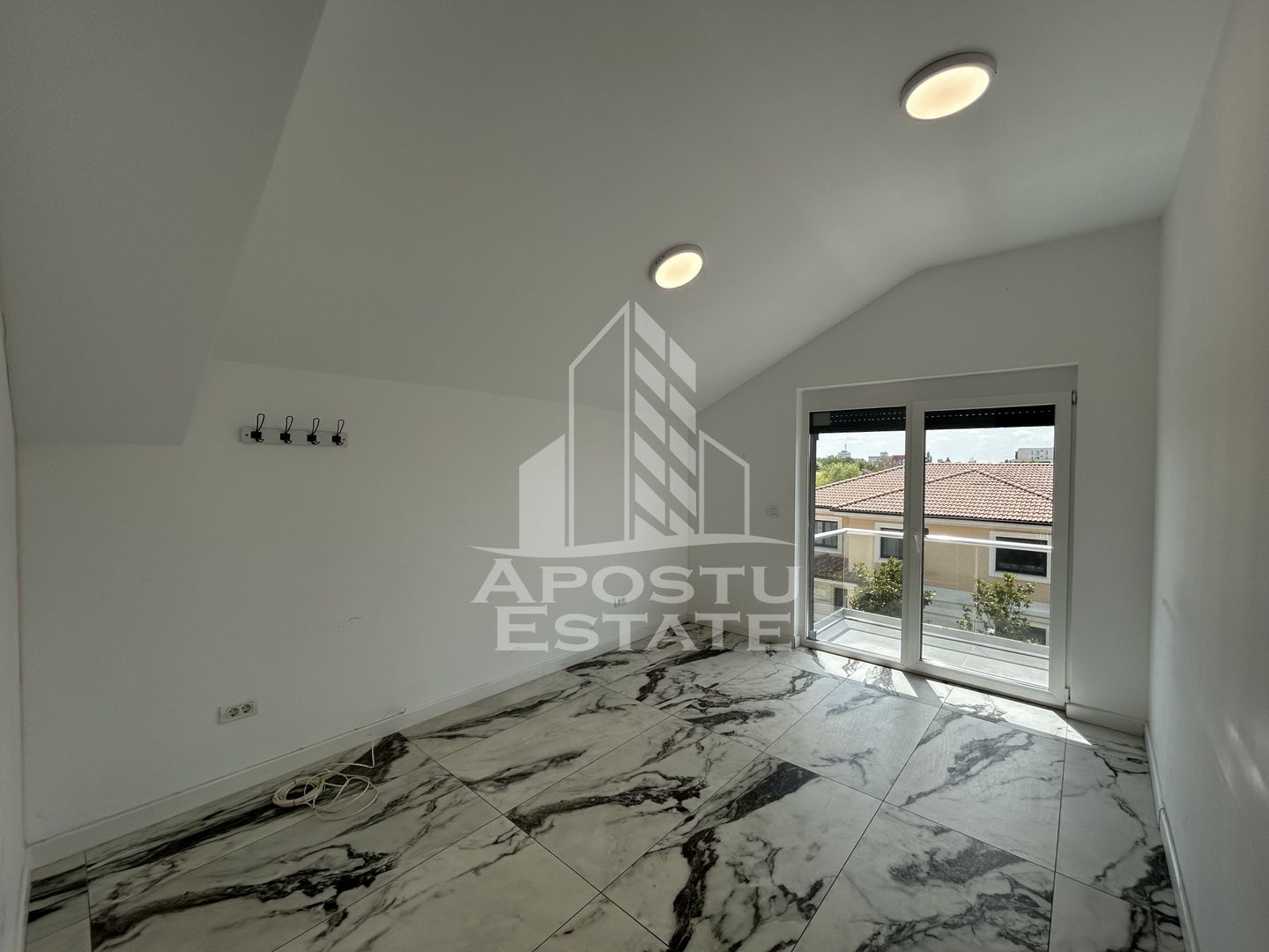 Apartament pretabil birouri, 4 camere, Dumbravita Kaufland