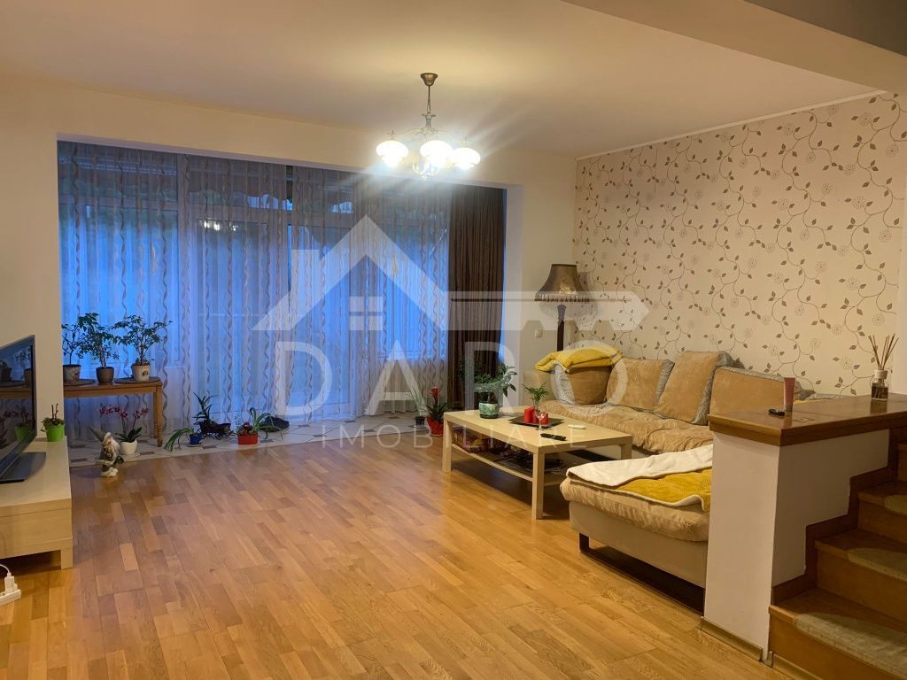 Se inchiriaza casa 3 dormitoare, living, dining, garaj Str Muntenia