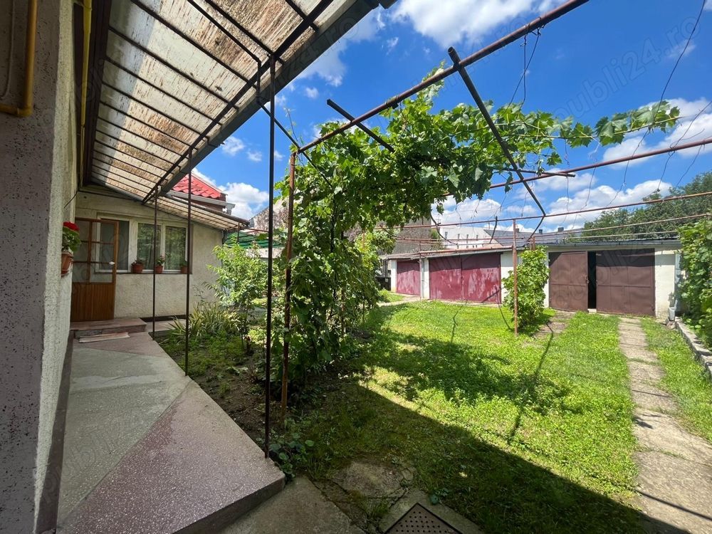 BRASADAS vinde casa cu 3 camere in zona ultracentrala.