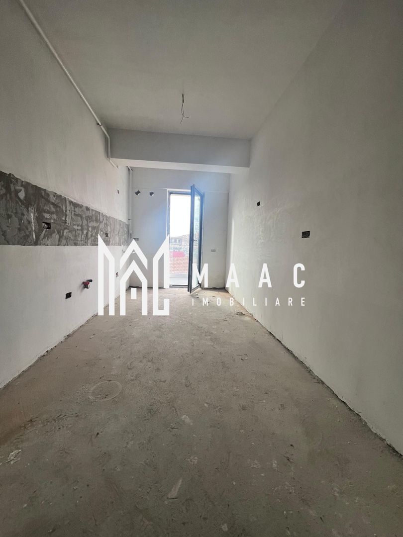 Studio | Dem Radulescu- Ostroveni | Bloc intabulat