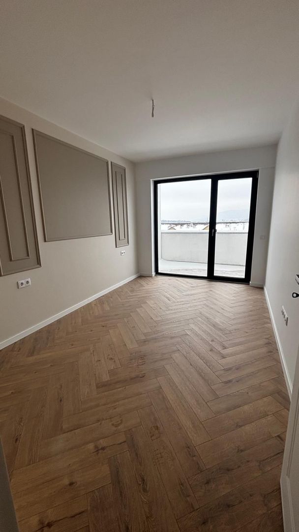 Apartament , spatios , bloc nou cu lift !