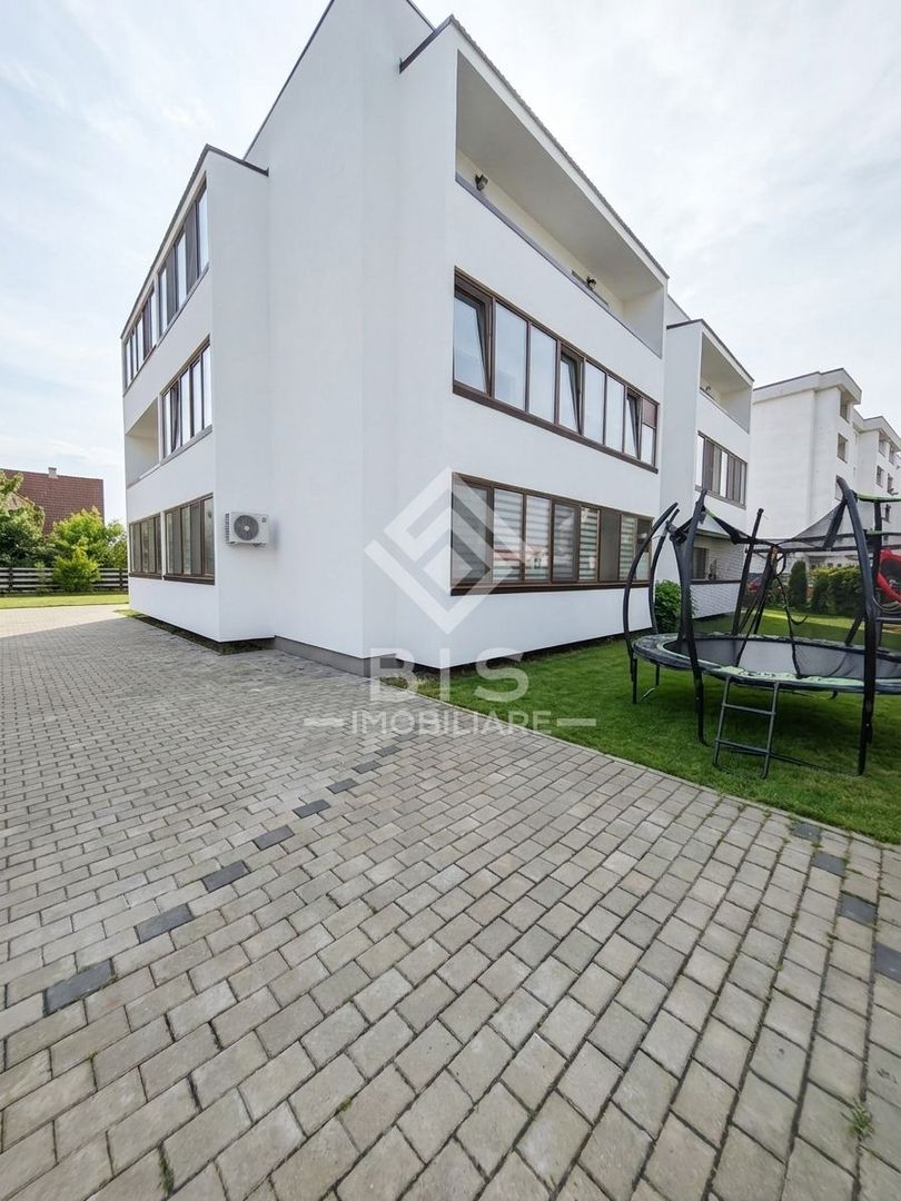 Apartament 3 camere modern, utilat/mobilat, Parcare + Spațiu joacă