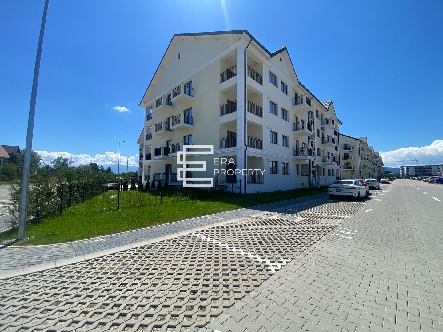 Apartament 3 camere, 80 mp,gradina 42 mp - Selimbar