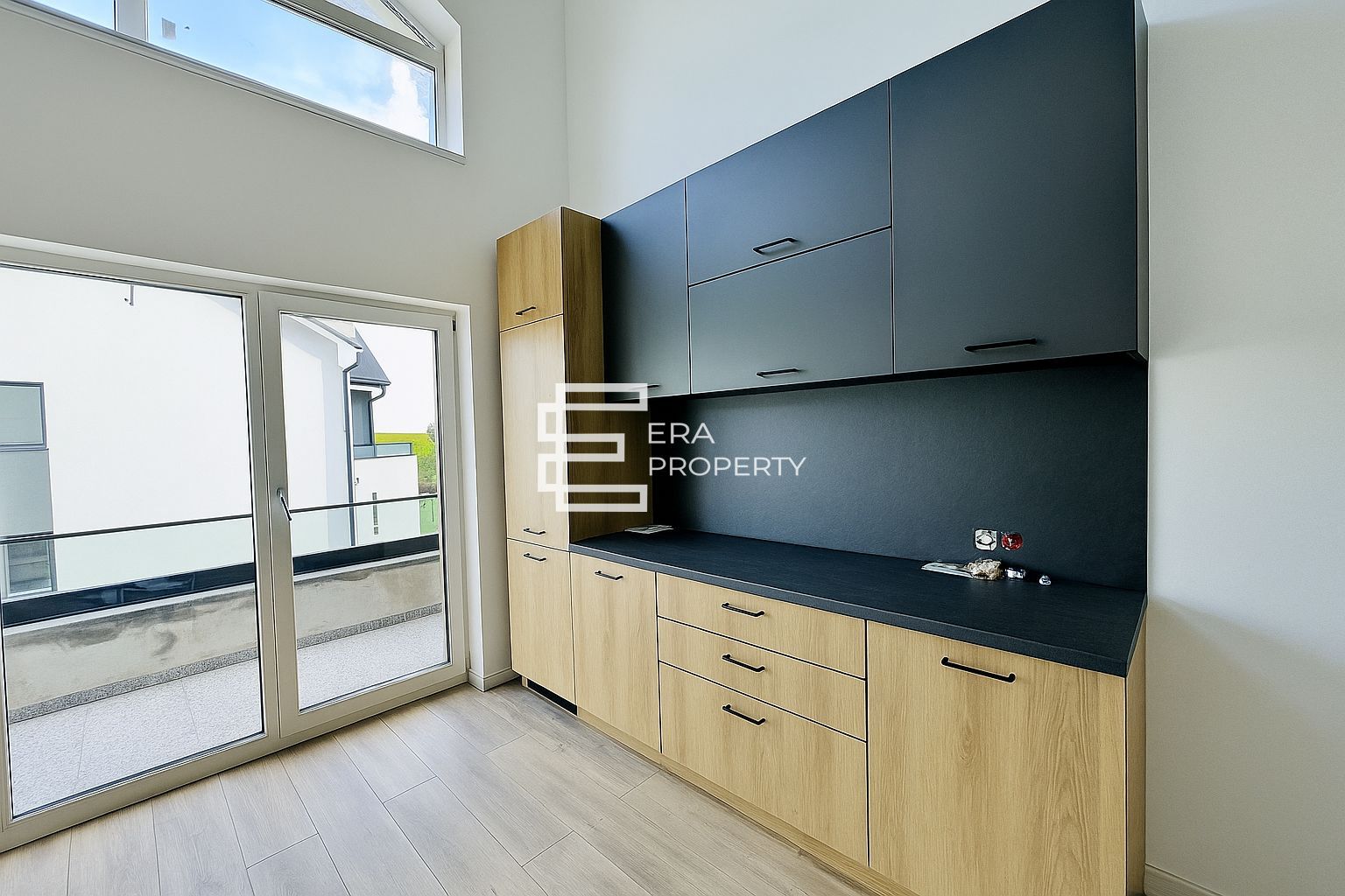 Apartament tip penthouse partial mobilat , Intabulat,zona Cristian