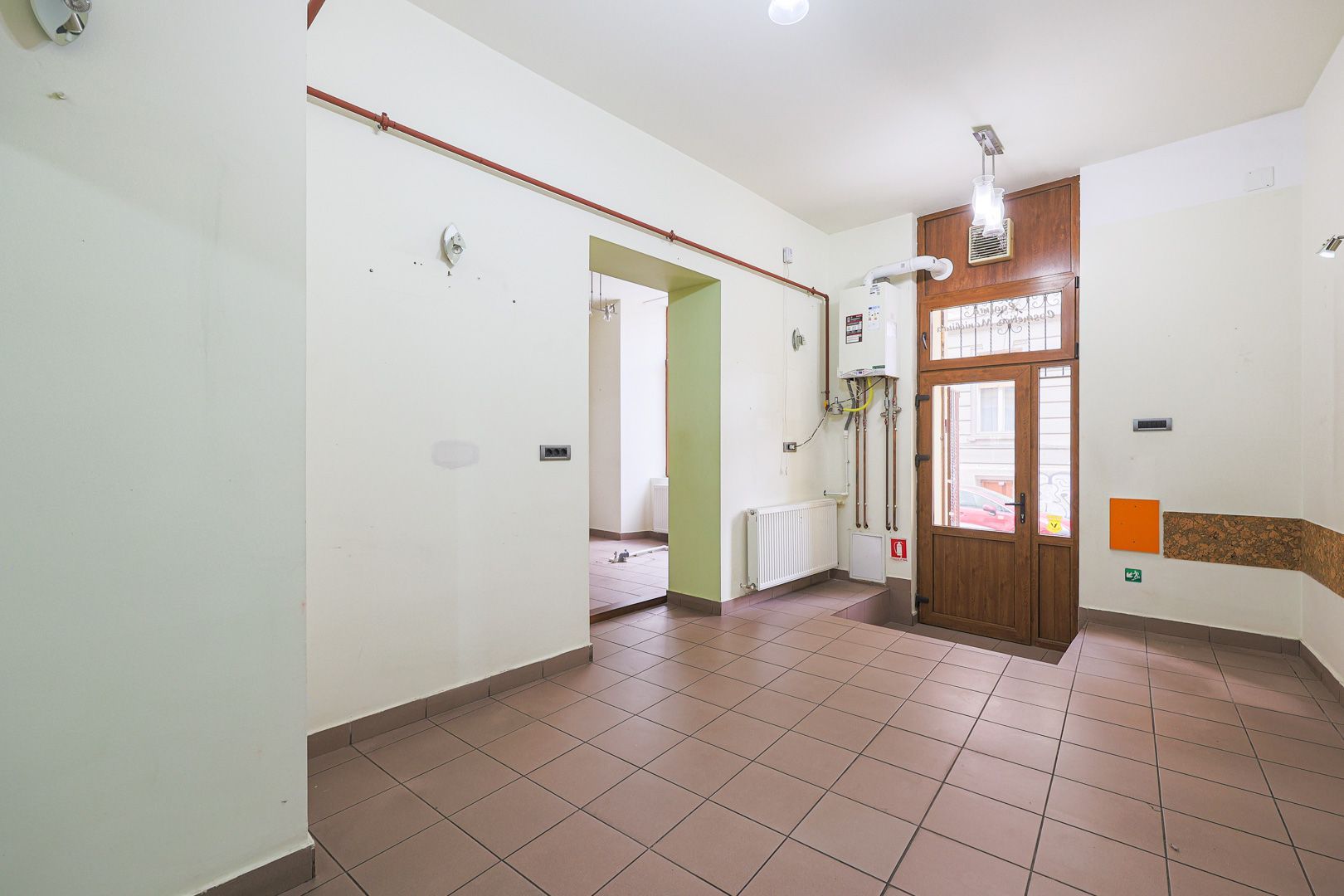 Spațiu comercial strada Episcopiei nr 1, Pregătit pt afacerea ta!