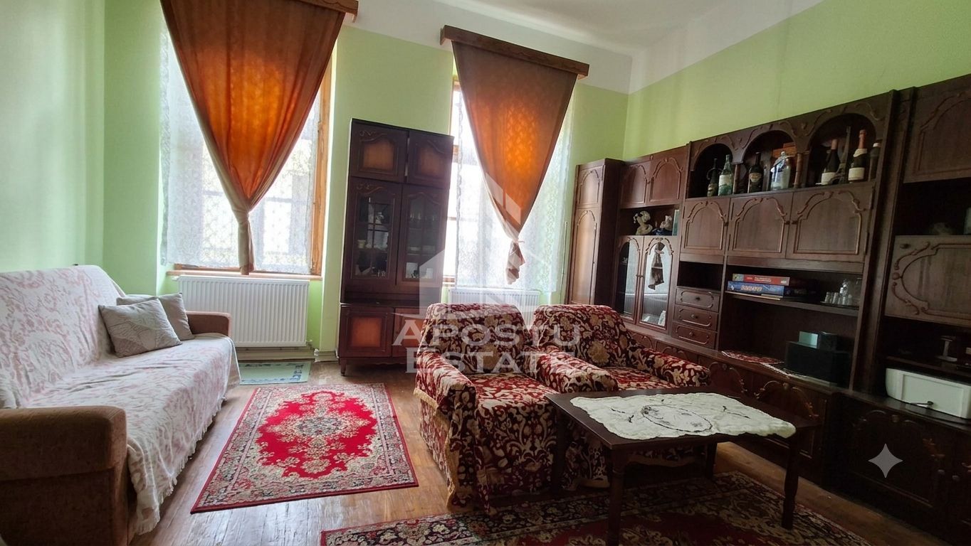 Apartament la casa, 3 camere Etaj 1