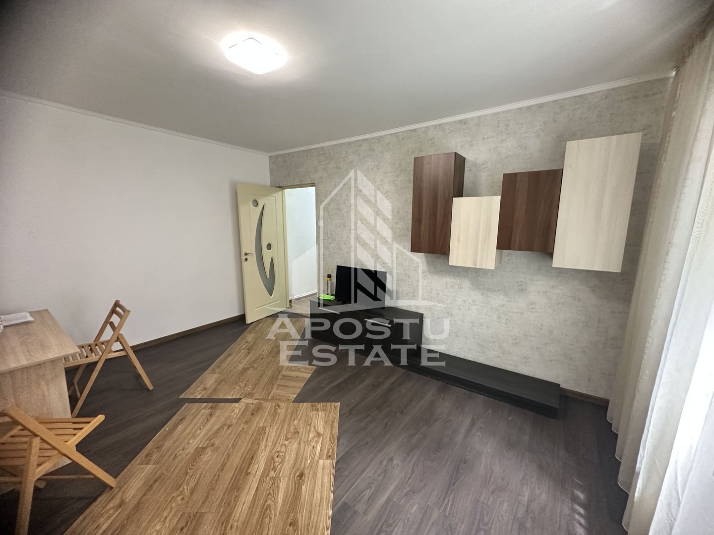 Apartament cu 2 camere, zona Girocului, 42 mp, Centrala proprie