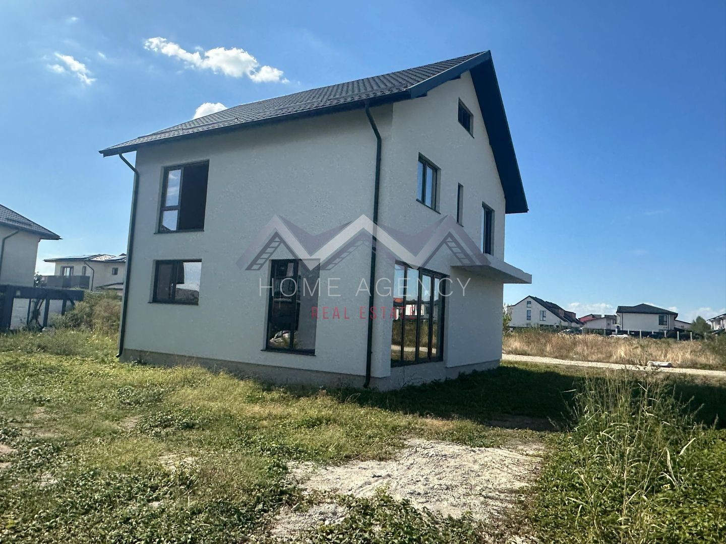 Casă individuală modernă în Otopeni – 190 mp construiți + mansardă locuibilă
