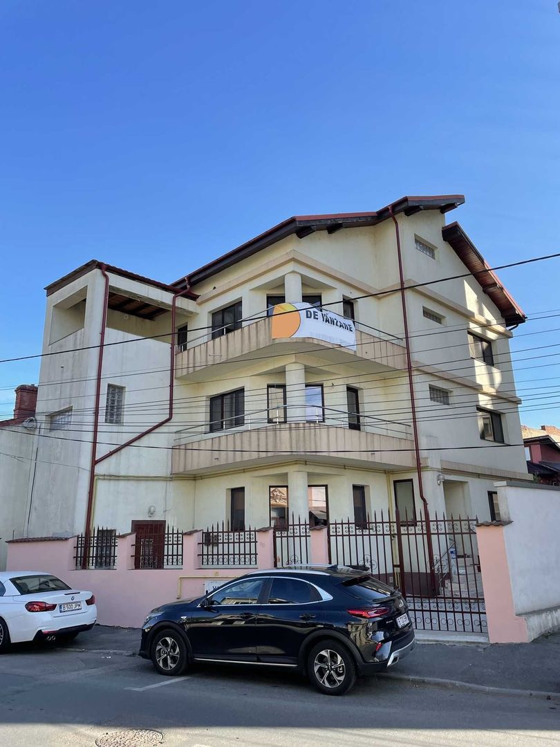 Ag BRASADAS vinde vila 8 cam curte 237mp D+P+2+M 13 Sept.