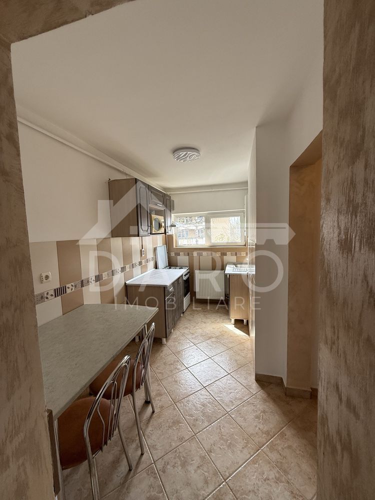 Apartament 2 camere decomandat, zona Aleea Cornisa