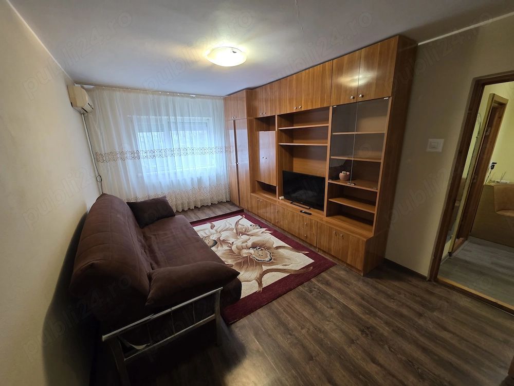 De inchiriat apartament cu 3 camere Micro 17, 343 euro