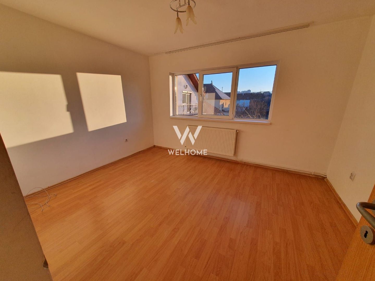 Apartament central, luminos, Trei Stejari lângă Mall.
