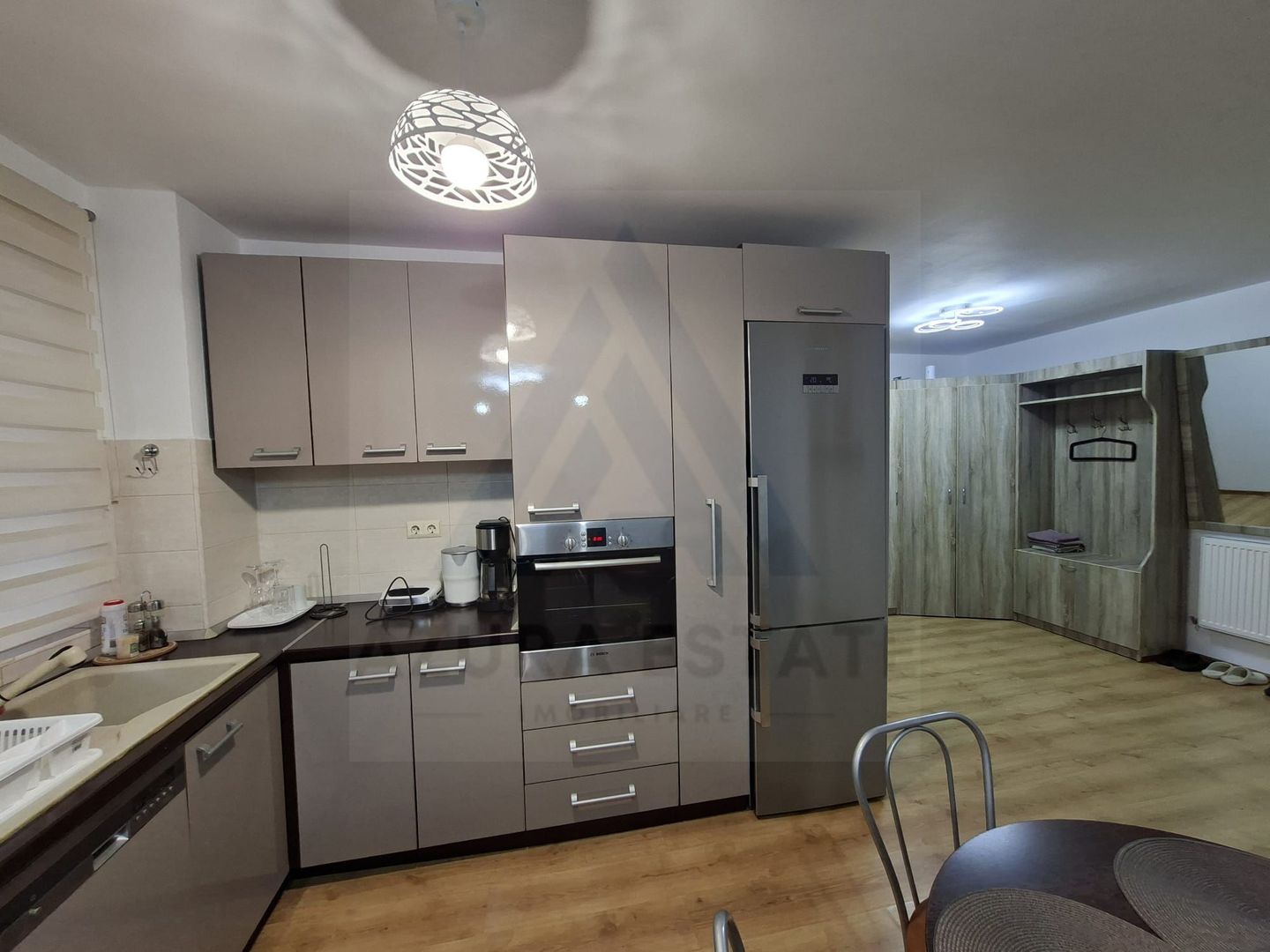 Apartament modern 3 camere 2 bai si parcare subterana in zona Rahovei