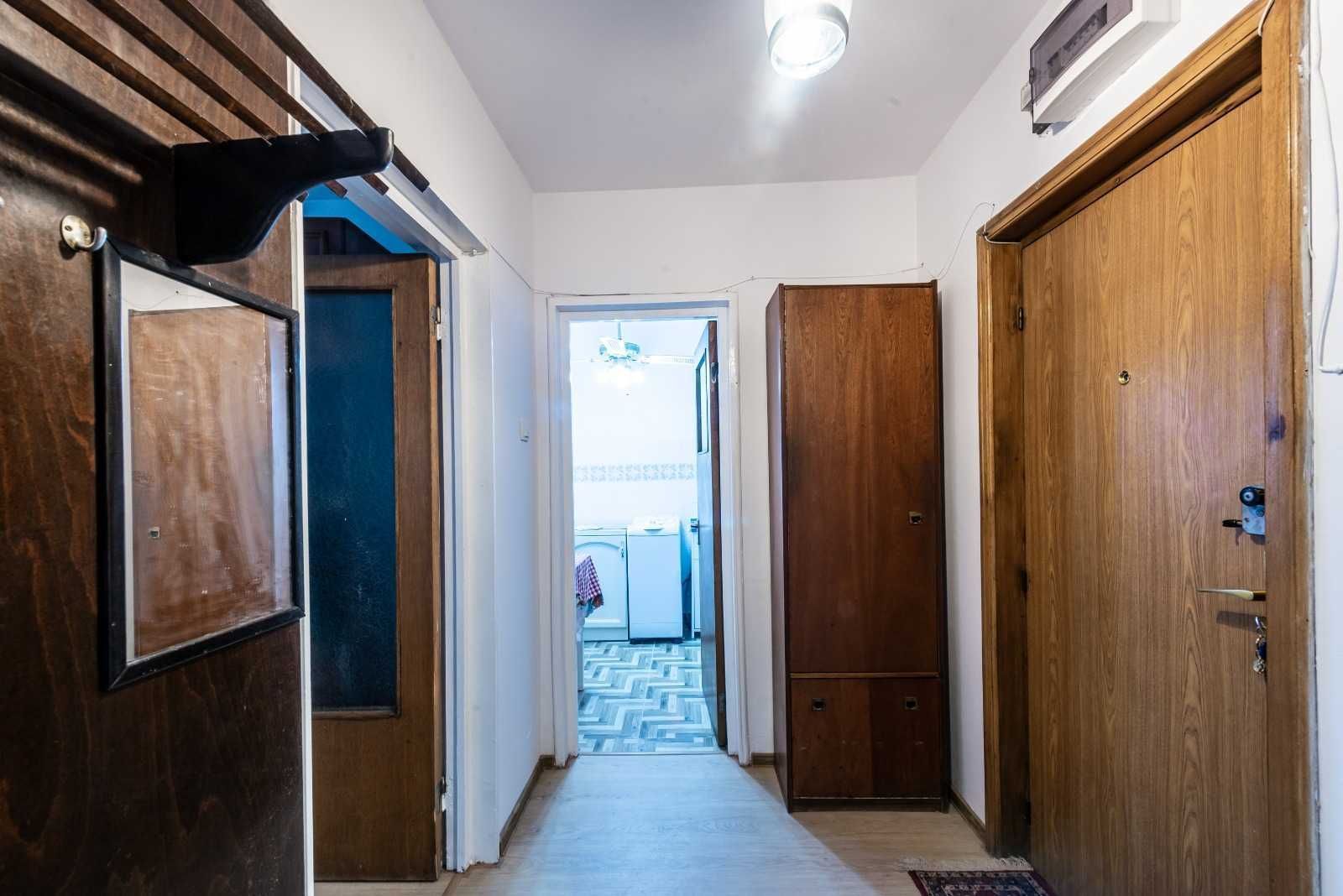 Inchiriez ap 2 camere, semi-decom, renovat, sector 6, 400 Euro/luna