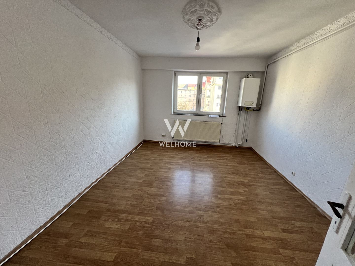 Garsoniera la cheie in Lazaret, etaj intermediar, disponibila imediat