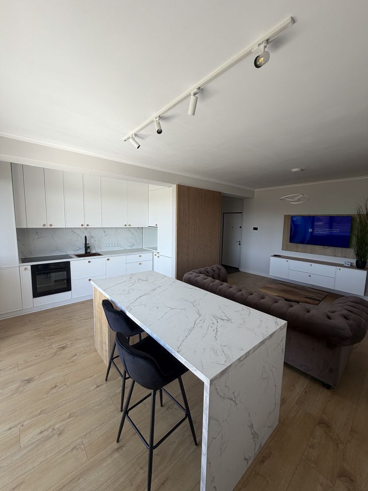 BRASADAS vinde ap Modern 2 cam 65 mp Bloc Nou Semicentral.