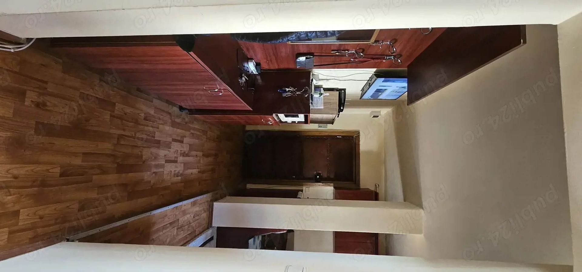 Vand ap 2 cam etaj 3/4 in Carpati II.